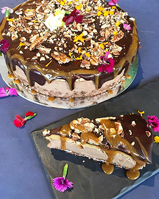 Raw snickers cake or work of art? May your taste buds be the judge!